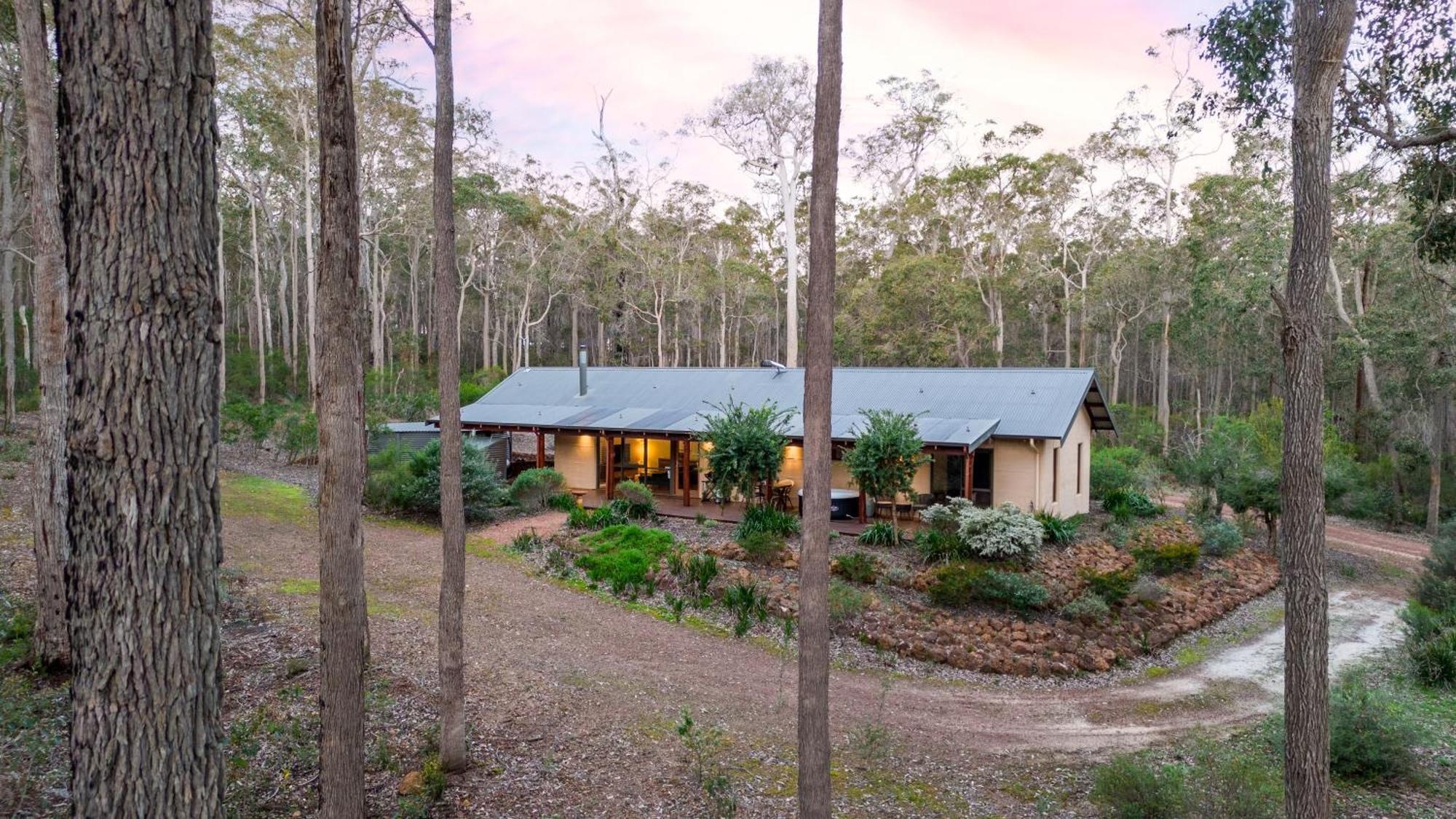 Jarrah Grove Forest Retreat - Adults Only Luxury Chalet Rosa Glen Exteriör bild